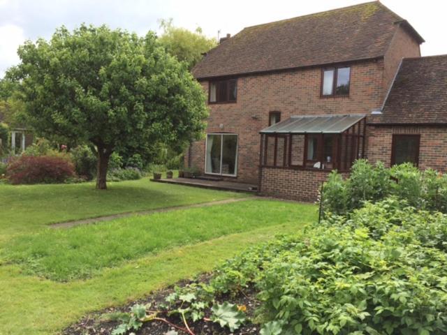 Bramley Cottage Holidays チチェスター エクステリア 写真